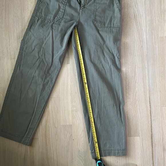 GAP high rise girlfriend utility khaki - Picture 9 of 9